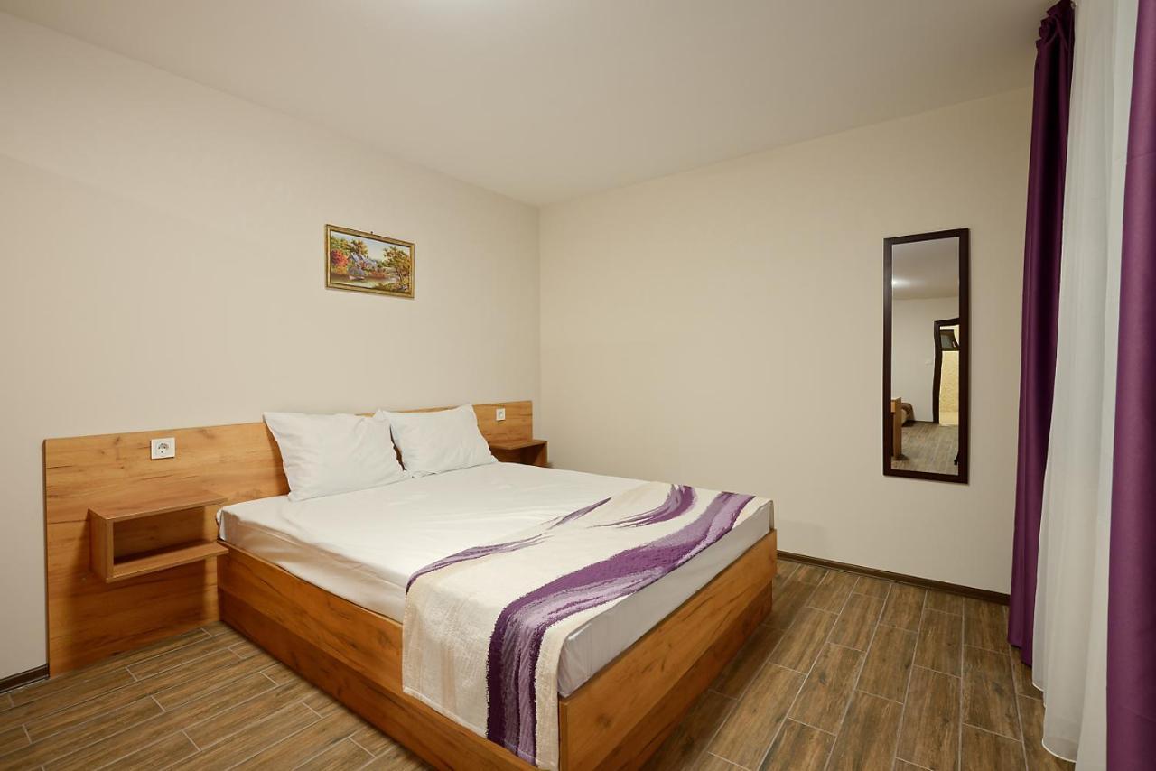 Комплекс Колонада Hotel Hiszarja Kültér fotó