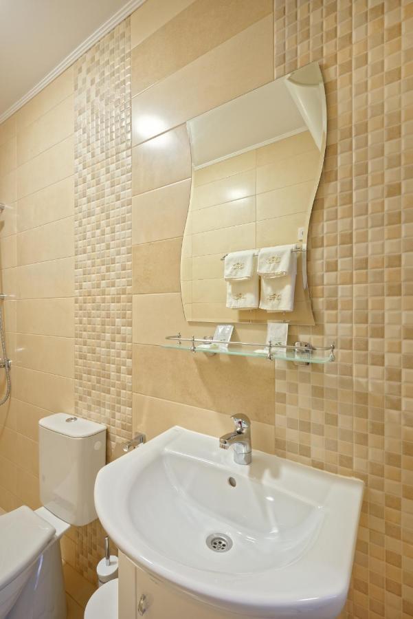 Комплекс Колонада Hotel Hiszarja Kültér fotó